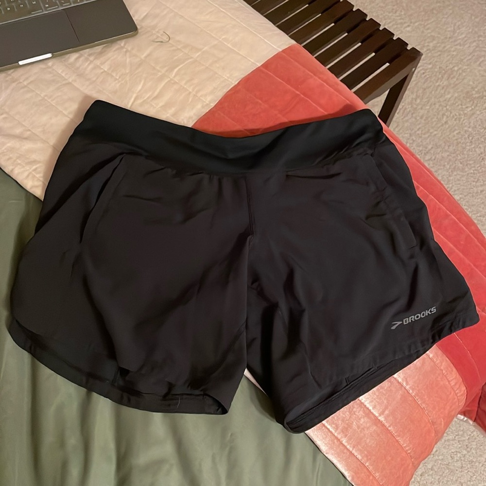 Black running shorts with liner
